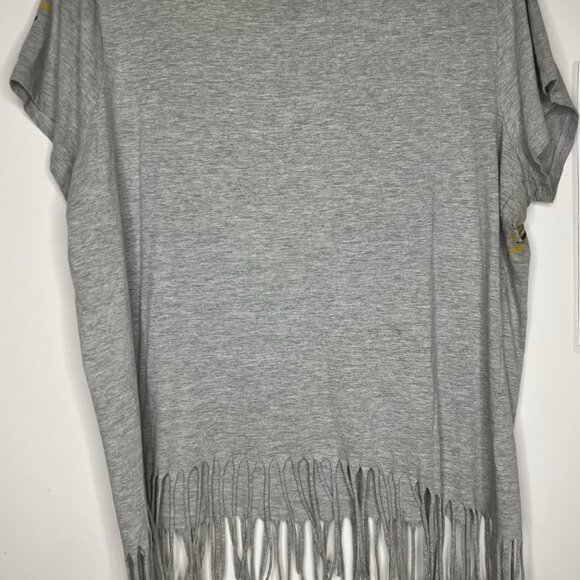 Torrid Plus Size Feather Print Fringe detail Grey Shirt Size Large/12 - Picture 8 of 8